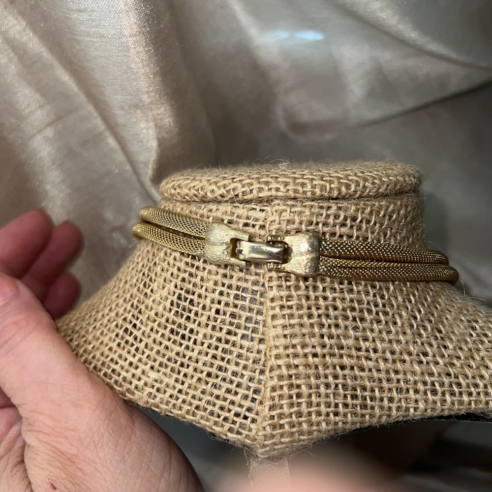 Vintage gold mesh necklace - Picture 5 of 5